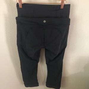 EUC Lululemon Crop Black Size 4